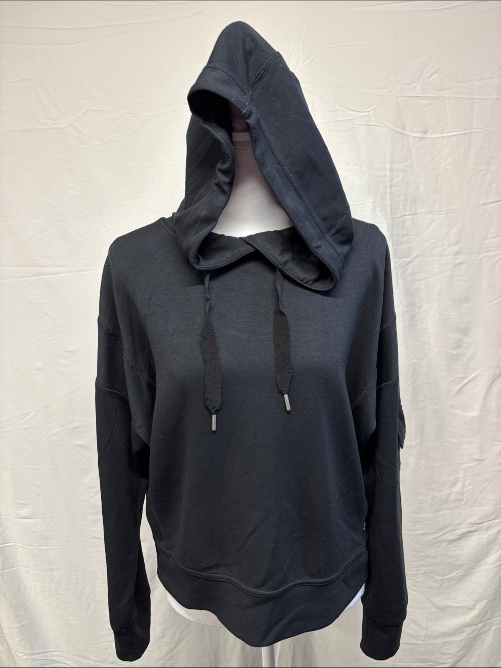 Apana Black Hooded Pullover Jacket